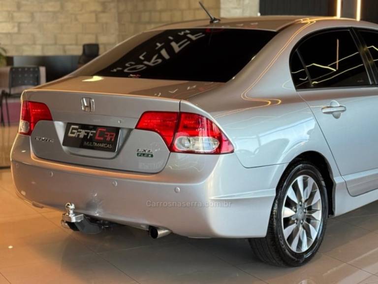 HONDA - CIVIC - 2011/2011 - Prata - R$ 63.900,00