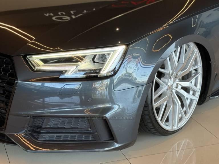 AUDI - A4 - 2019/2019 - Cinza - R$ 179.900,00