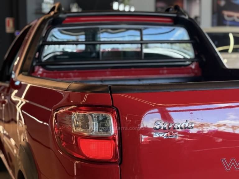 FIAT - STRADA - 2016/2017 - Vermelha - Sob Consulta