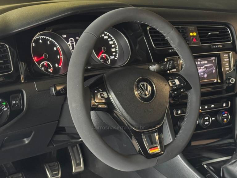 VOLKSWAGEN - GOLF - 2013/2014 - Branca - R$ 88.900,00