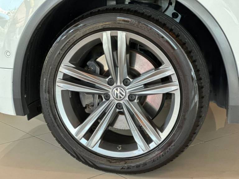 VOLKSWAGEN - TIGUAN - 2019/2020 - Branca - R$ 179.900,00