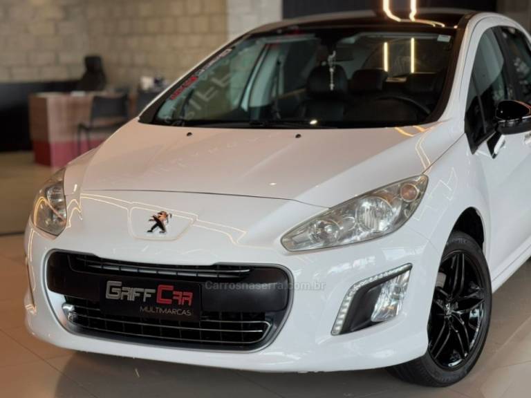 PEUGEOT - 308 - 2013/2014 - Branca - R$ 42.900,00