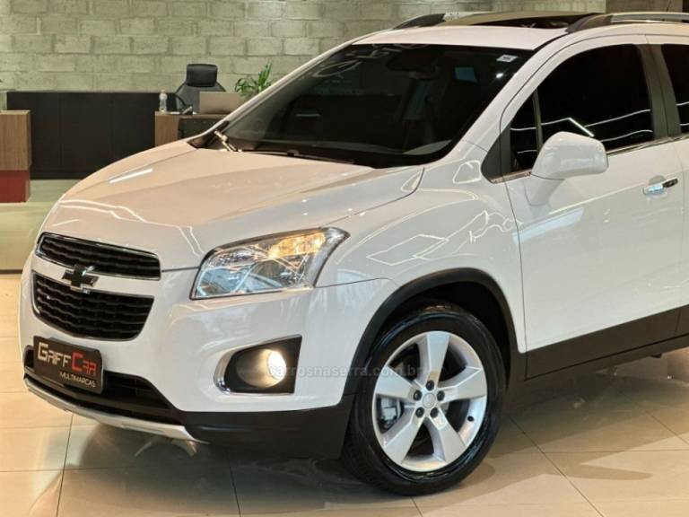 CHEVROLET - TRACKER - 2013/2014 - Branca - R$ 71.900,00