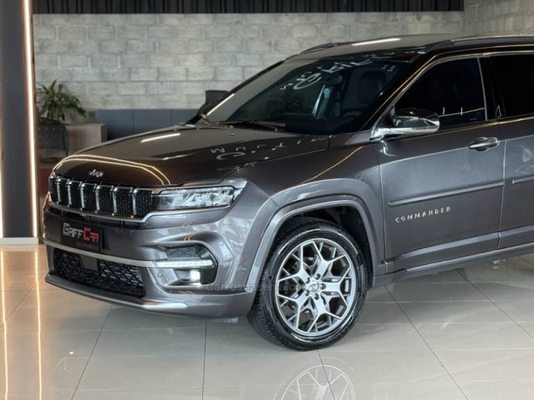 JEEP - COMMANDER - 2023/2023 - Cinza - R$ 179.900,00