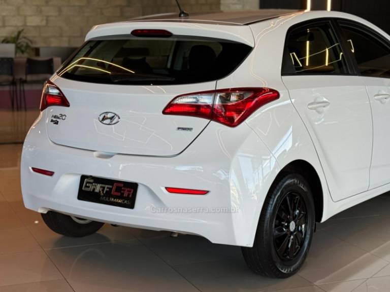 HYUNDAI - HB20 - 2013/2014 - Branca - R$ 44.900,00