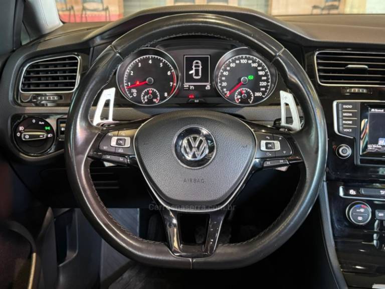 VOLKSWAGEN - GOLF - 2014/2014 - Branca - R$ 89.900,00