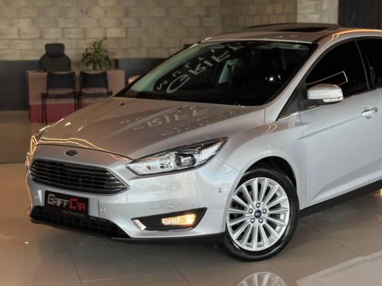 FORD - FOCUS - 2018/2019 - Prata - R$ 86.900,00