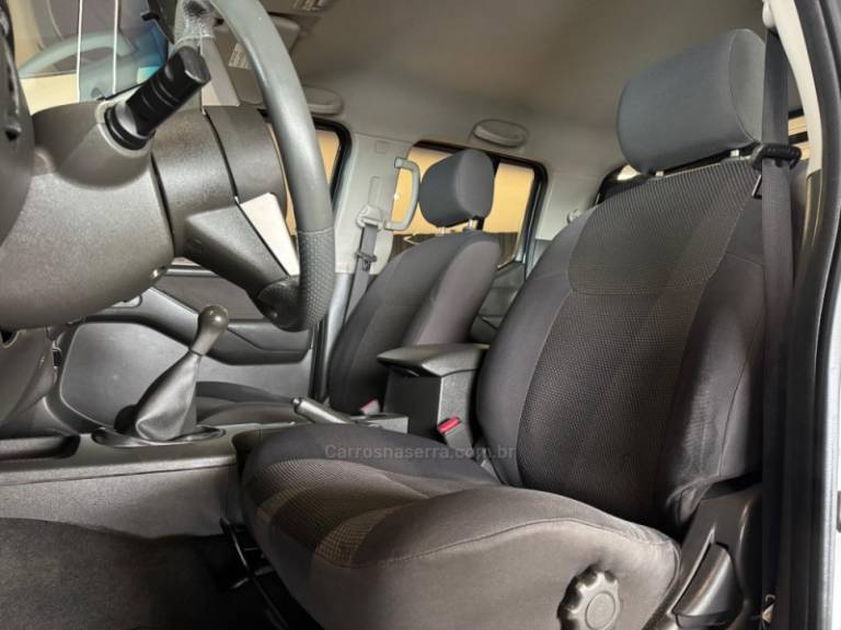 NISSAN - FRONTIER - 2012/2013 - Prata - R$ 84.900,00