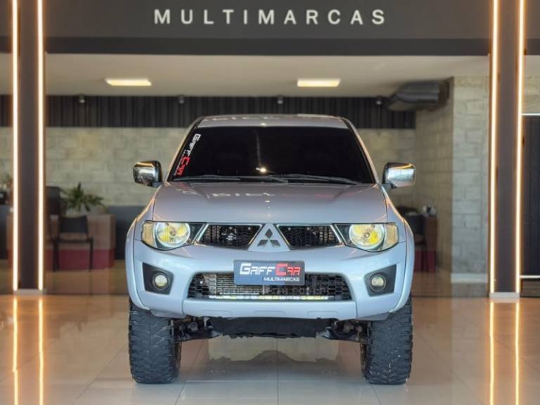 MITSUBISHI - L200 TRITON - 2011/2012 - Prata - R$ 109.900,00