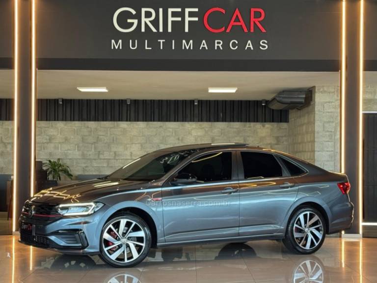 VOLKSWAGEN - JETTA - 2018/2019 - Cinza - R$ 159.900,00