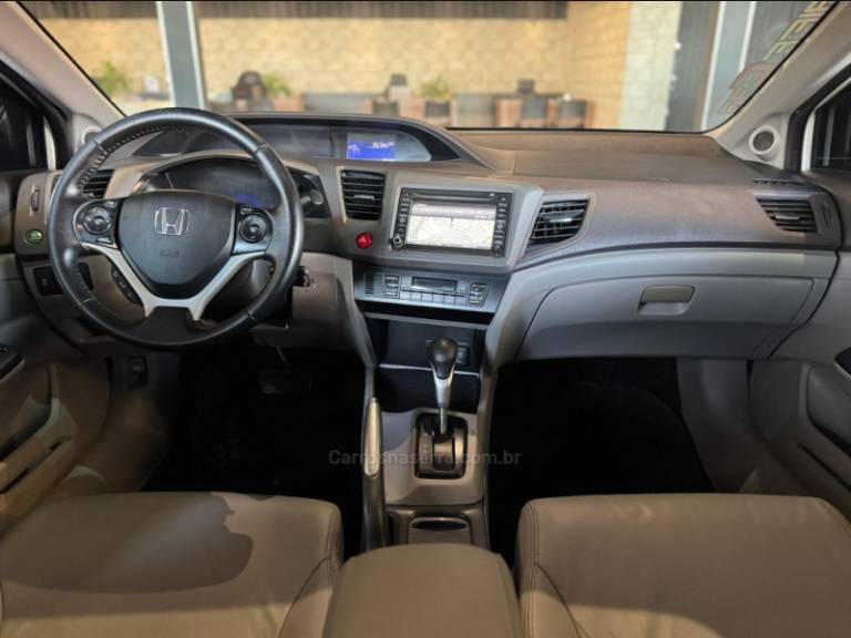 HONDA - CIVIC - 2013/2014 - Branca - R$ 68.900,00