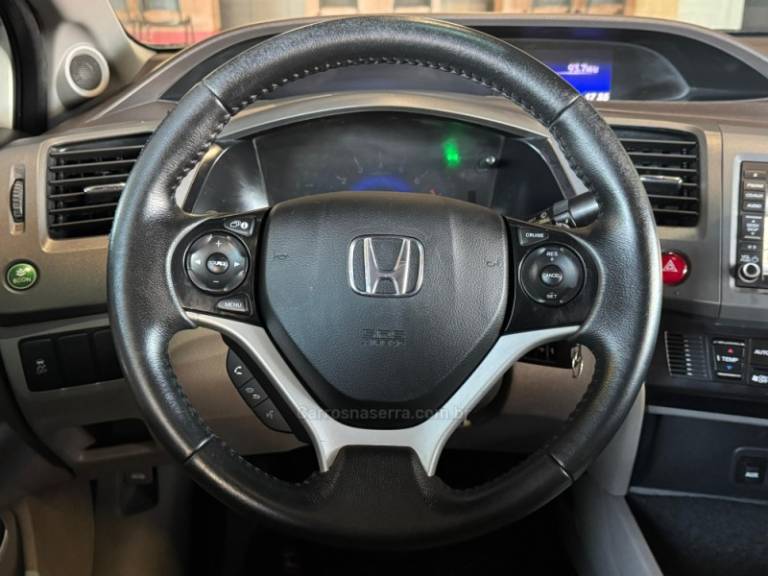 HONDA - CIVIC - 2013/2014 - Branca - R$ 68.900,00