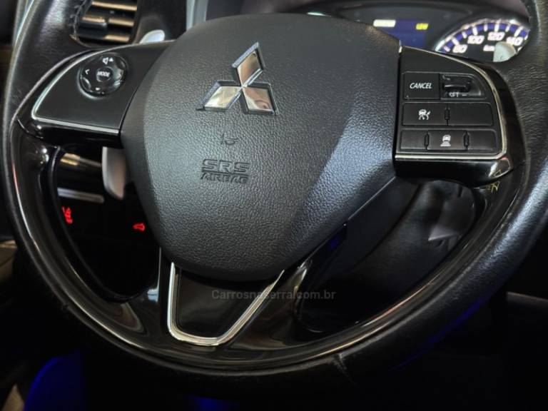 MITSUBISHI - OUTLANDER - 2015/2016 - Branca - R$ 121.900,00