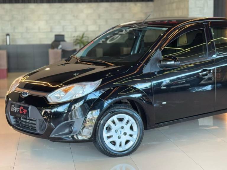 FORD - FIESTA - 2013/2014 - Preta - R$ 34.900,00