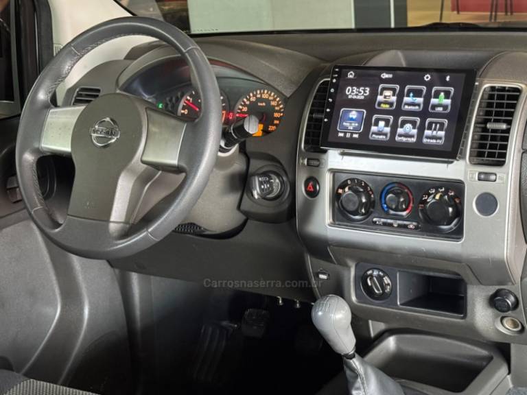 NISSAN - FRONTIER - 2011/2012 - Prata - R$ 96.900,00