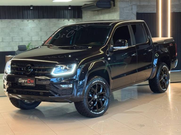 VOLKSWAGEN - AMAROK - 2017/2018 - Preta - R$ 148.900,00