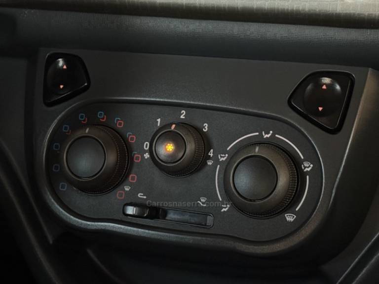 FIAT - UNO - 2014/2014 - Prata - R$ 39.900,00