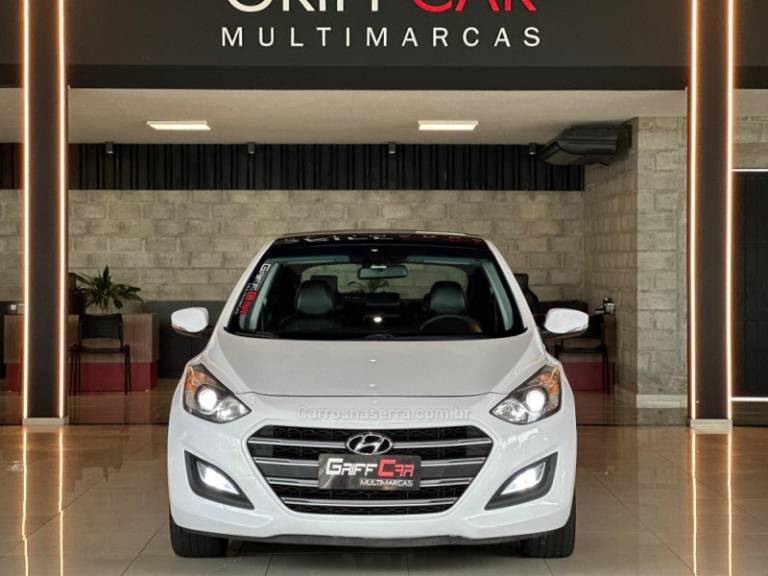 HYUNDAI - I30 - 2015/2016 - Branca - R$ 83.900,00