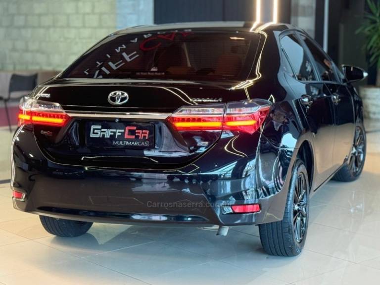 TOYOTA - COROLLA - 2018/2019 - Preta - R$ 91.900,00