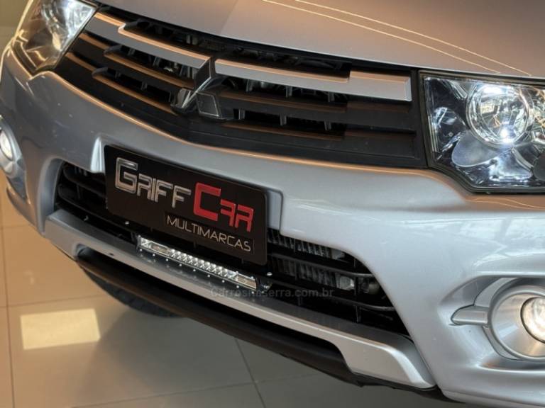MITSUBISHI - L200 TRITON - 2016/2017 - Prata - R$ 149.900,00