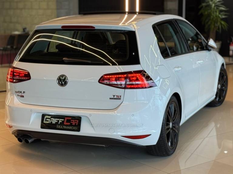 VOLKSWAGEN - GOLF - 2013/2014 - Branca - R$ 88.900,00