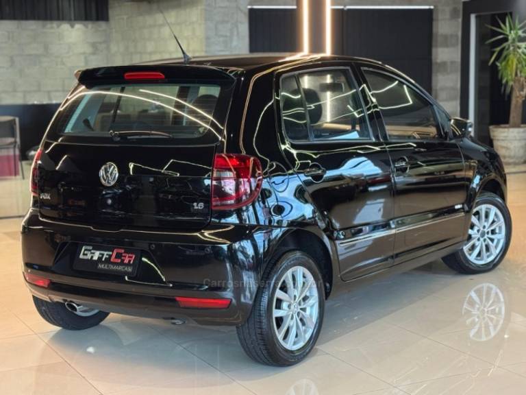 VOLKSWAGEN - FOX - 2013/2013 - Preta - R$ 43.900,00