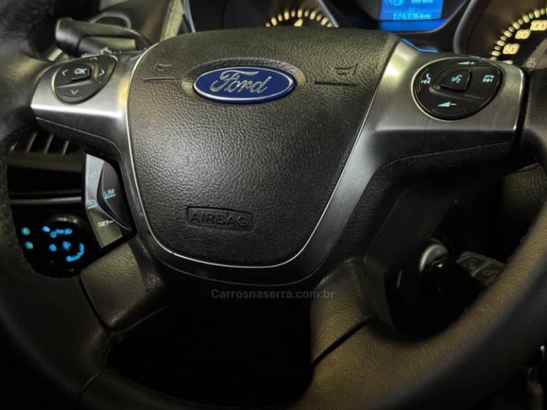 FORD - FOCUS - 2014/2014 - Prata - R$ 54.900,00