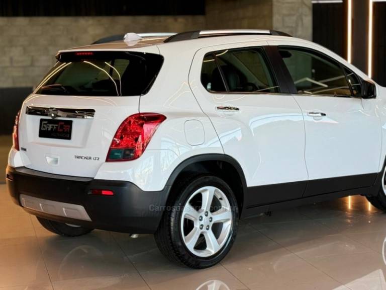 CHEVROLET - TRACKER - 2014/2015 - Branca - R$ 73.900,00