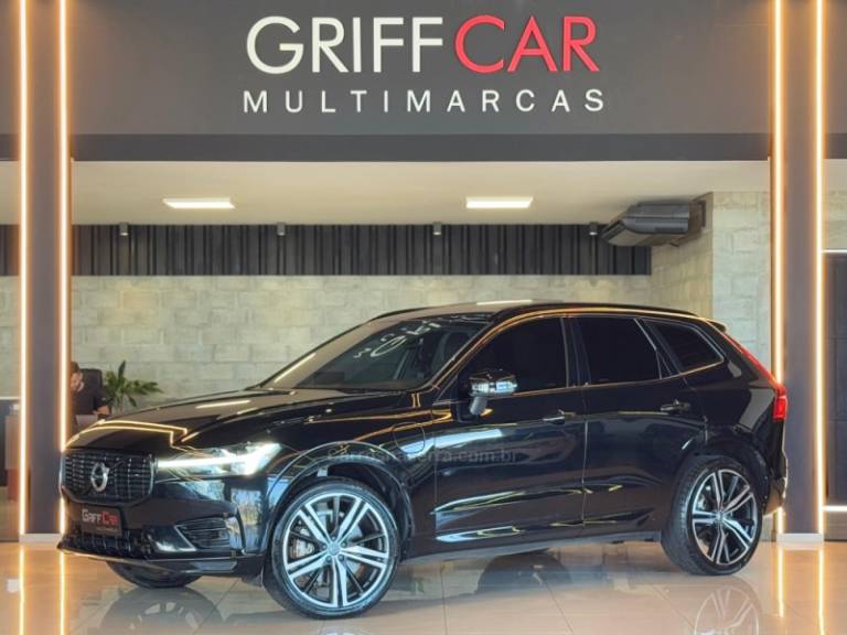 VOLVO - XC60 - 2021/2021 - Preta - R$ 217.900,00