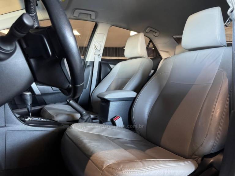 TOYOTA - COROLLA - 2015/2015 - Preta - R$ 87.900,00