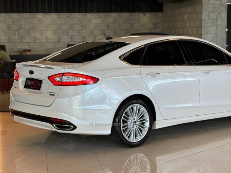FORD - FUSION - 2013/2014 - Branca - R$ 77.900,00