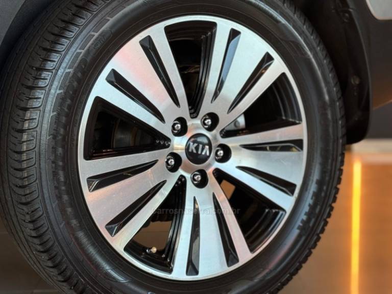 KIA MOTORS - SPORTAGE - 2013/2014 - Prata - R$ 76.900,00