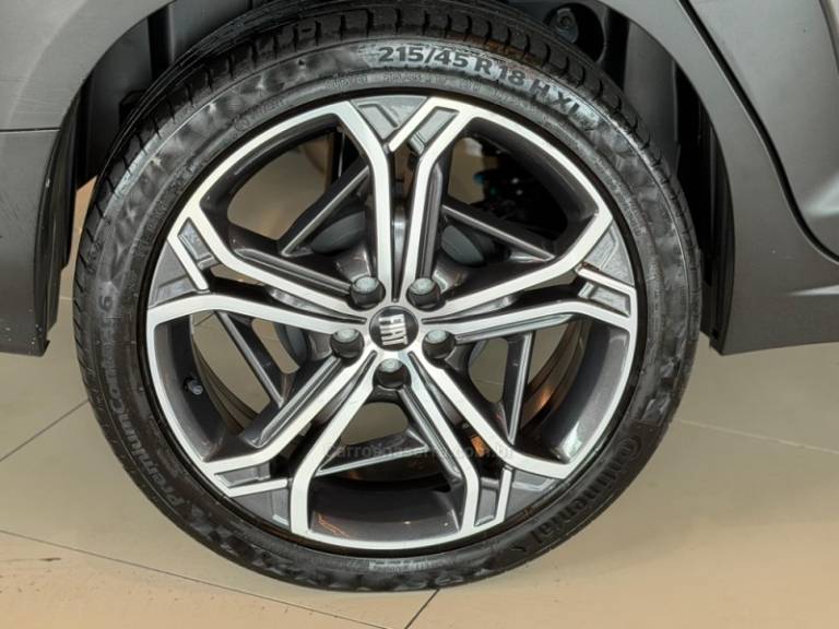 FIAT - FASTBACK - 2022/2023 - Cinza - R$ 116.900,00