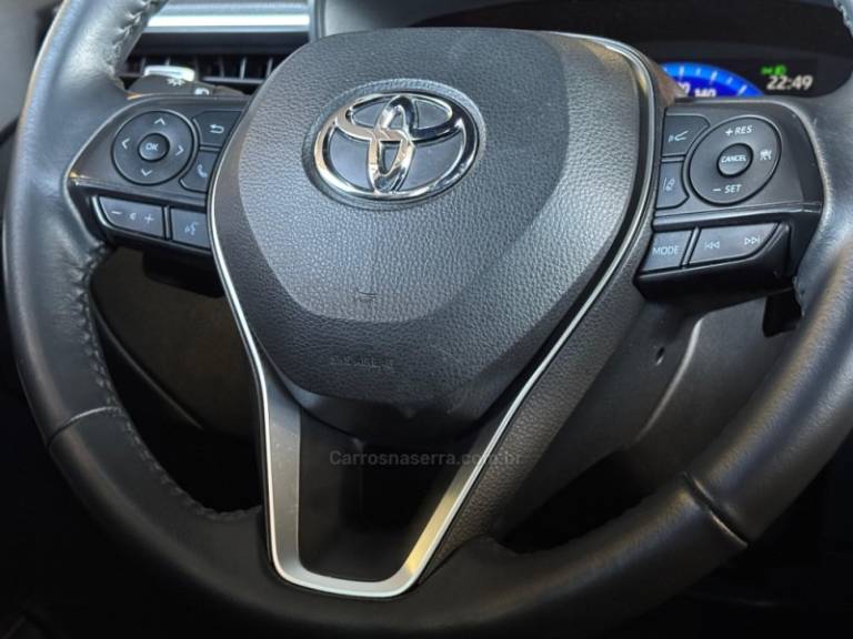 TOYOTA - COROLLA - 2022/2023 - Prata - R$ 148.900,00