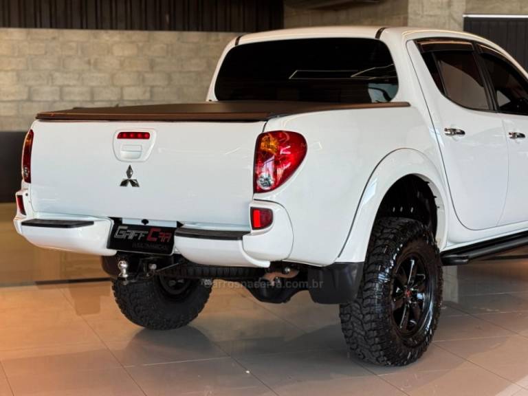 MITSUBISHI - L200 TRITON - 2012/2012 - Branca - R$ 114.900,00