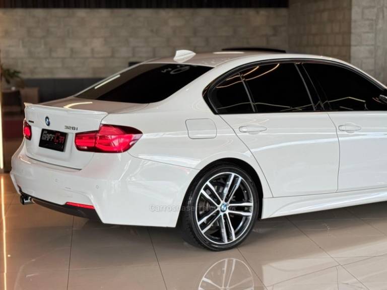 BMW - 328I - 2018/2018 - Branca - R$ 179.900,00