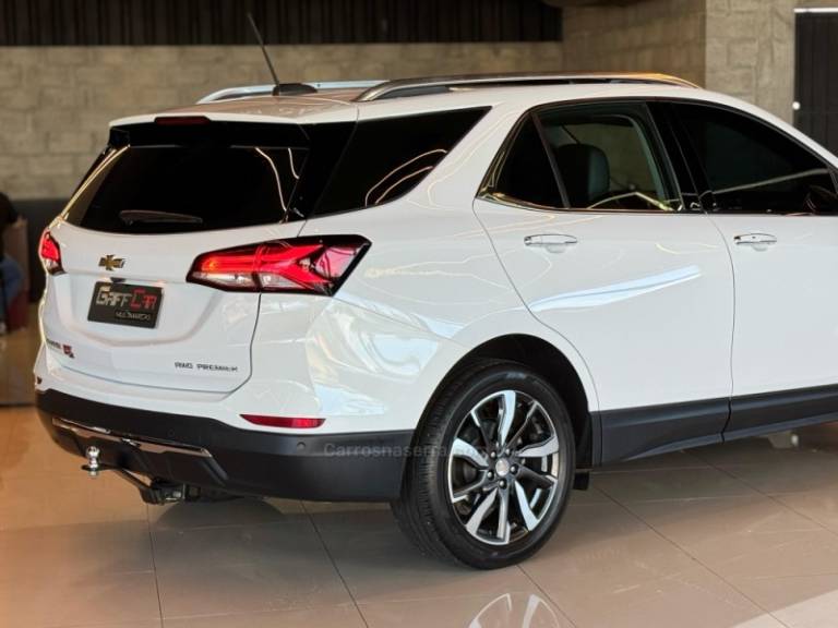CHEVROLET - EQUINOX - 2022/2023 - Branca - R$ 179.900,00