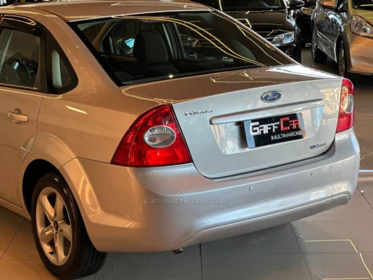 FORD - FOCUS - 2012/2013 - Prata - R$ 44.900,00