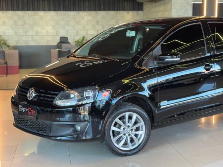 VOLKSWAGEN - FOX - 2013/2013 - Preta - R$ 42.900,00
