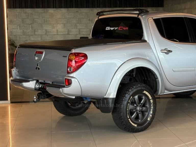 MITSUBISHI - L200 TRITON - 2016/2017 - Prata - R$ 149.900,00