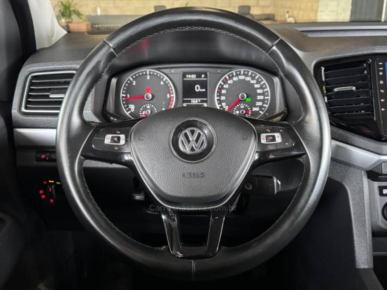 VOLKSWAGEN - AMAROK - 2018/2019 - Branca - R$ 149.900,00