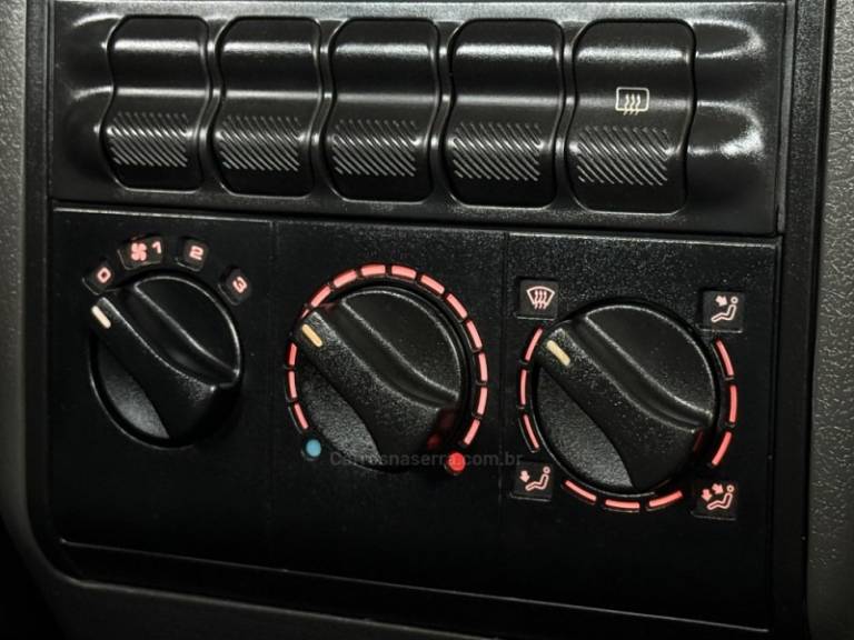 VOLKSWAGEN - GOL - 1996/1996 - Prata - R$ 27.900,00