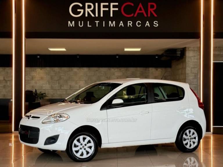 FIAT - PALIO - 2014/2015 - Branca - R$ 39.900,00