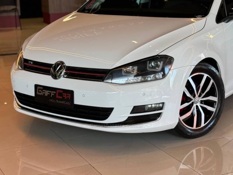 VOLKSWAGEN - GOLF - 2014/2014 - Branca - R$ 89.900,00
