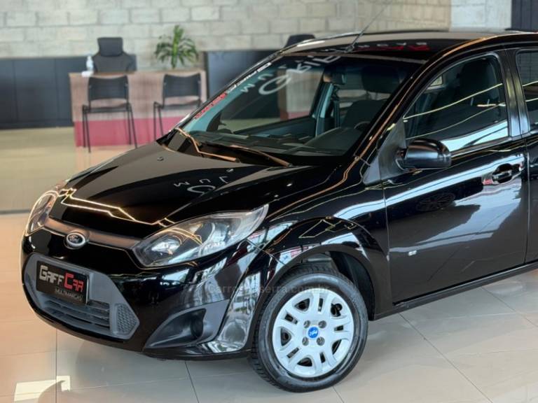 FORD - FIESTA - 2013/2014 - Preta - R$ 32.900,00
