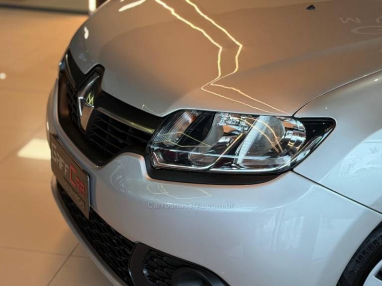 RENAULT - SANDERO - 2015/2016 - Prata - R$ 42.900,00