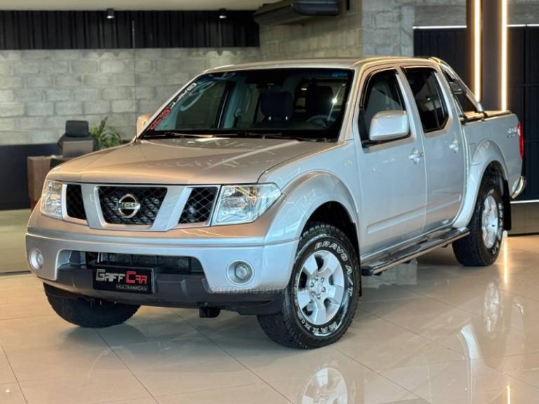 NISSAN - FRONTIER - 2012/2013 - Prata - R$ 84.900,00