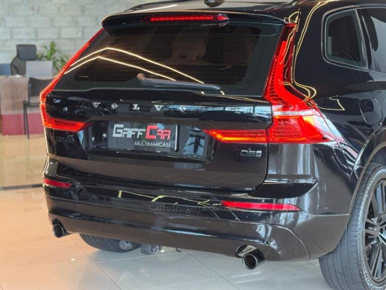 VOLVO - XC60 - 2019/2020 - Preta - R$ 189.900,00