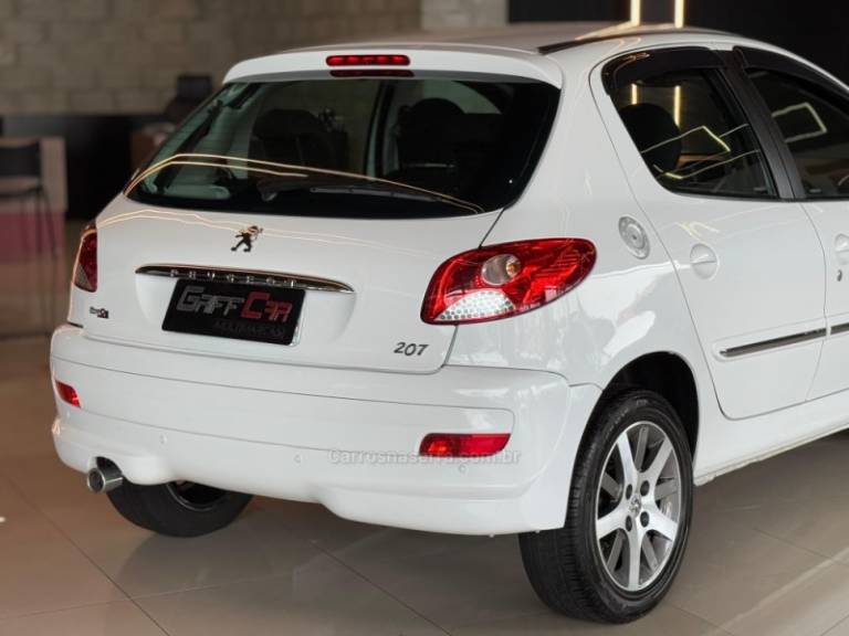 PEUGEOT - 207 - 2012/2013 - Branca - R$ 28.900,00