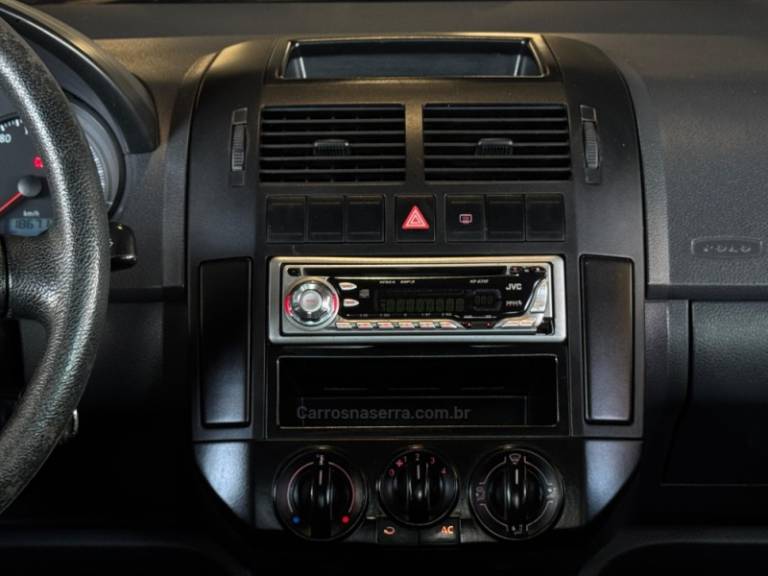 VOLKSWAGEN - POLO SEDAN - 2007/2007 - Prata - R$ 37.900,00